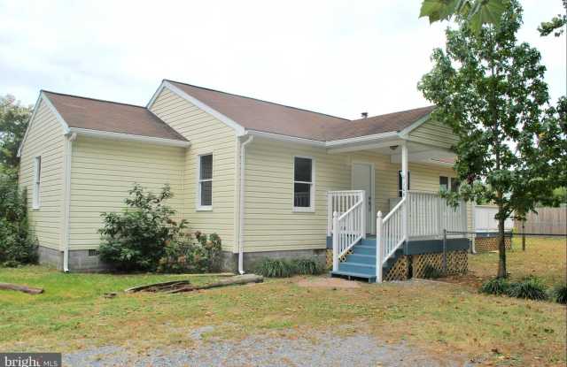 106 LEE STREET