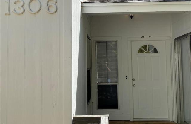 1306 Holik Drive