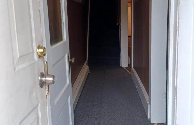 411 N MONTGOMERY Street