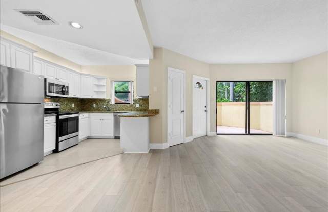 Photo of 41 Uno Lago Drive