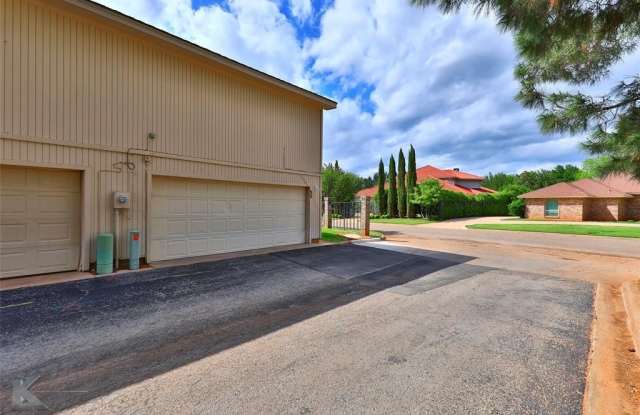 55 Fairway Oaks Boulevard