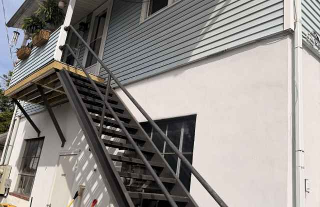 2809 Route 611 unit: 201