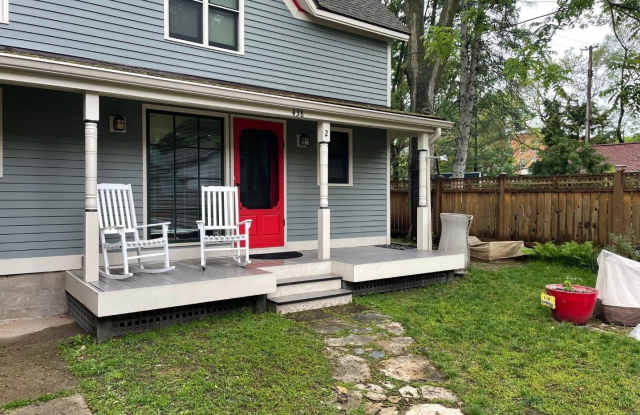 438 Third Street unit: 2