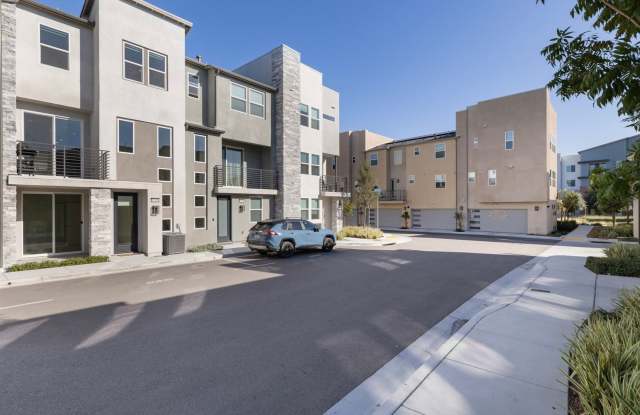 Stunning 3BR Condo in San Diego