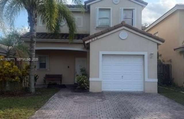 Photo of 1896 SE 15th St