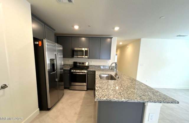 904 Cascade Range Drive