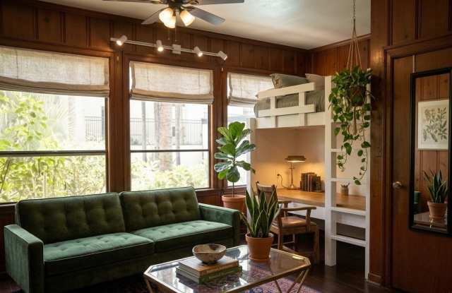 547 Gayley Avenue - 16