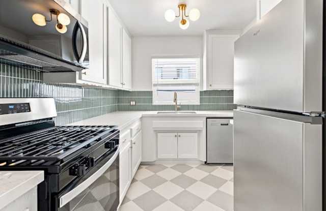 Newly Remodeled 1-Bedroom Upper Unit in Alamitos Beach
