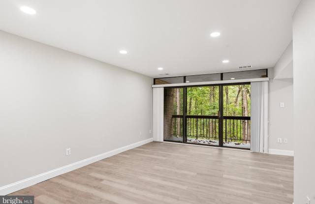 1664 PARKCREST Circle unit: 201