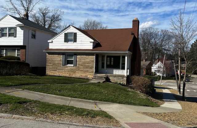 University Heights 5 bedroom 2 full bath available for rent! - 3629 East Scarborough Road, University Heights, OH 44118