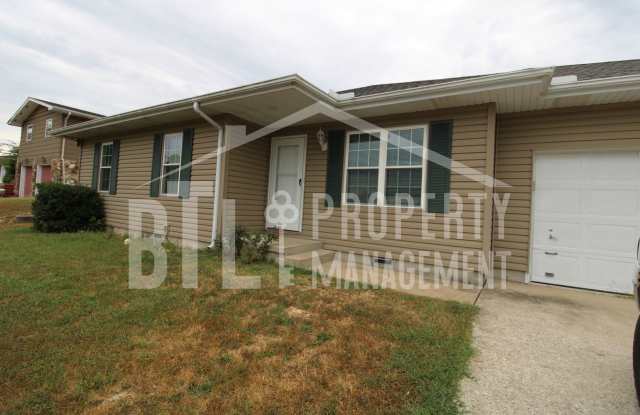 Charming 3-Bedroom Home in Branson – Pet friendly and Fenced yard!