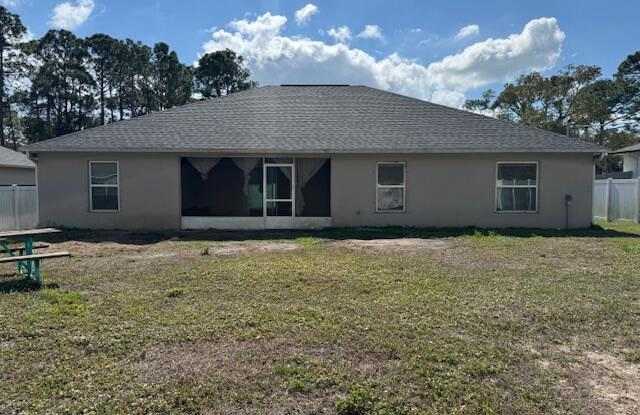 559 Rembrandt Street Southeast