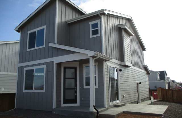 Brand New Berthoud Property facing the Mountains