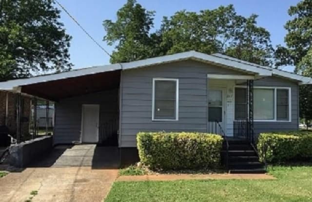 245 10th Ave SW - 245 10th Avenue Southwest, Birmingham, AL 35211