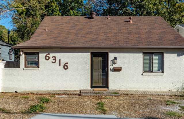 2 or 3 Bedroom Renovated Mid-Town Charmer