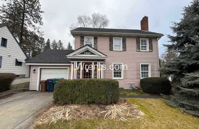 Photo of Beautiful 3 bed 2 bath updated home! Half off first months rent!