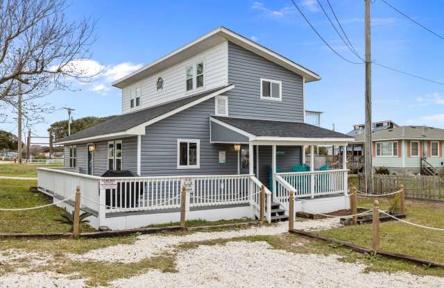 Photo of 1140 Salter Path Road