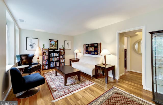 3951 LANGLEY COURT NW - 3951 Langley Court Northwest, Washington, DC 20016