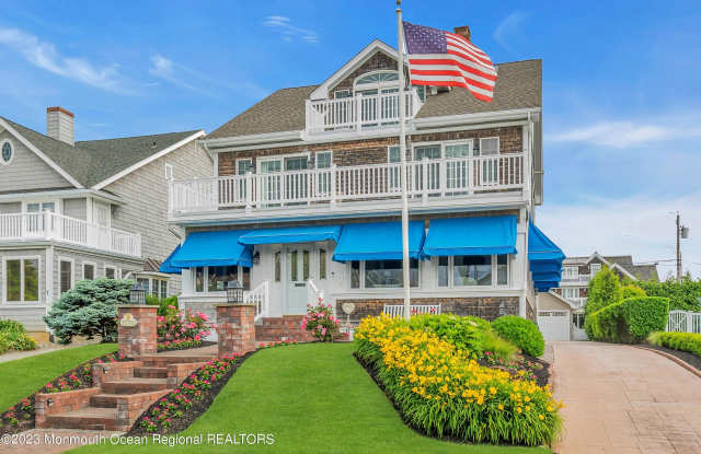 5 New York Boulevard