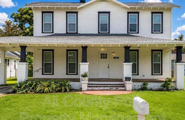 1044 W Lime St.