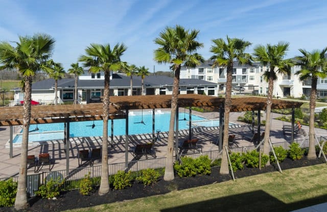 Sapphire Bay