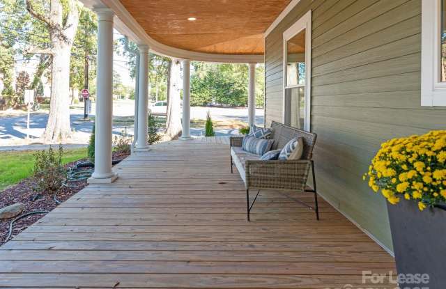 402 S Chester Street