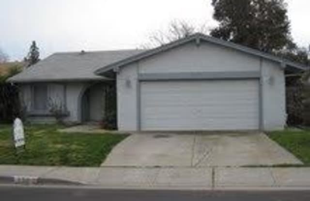 230 Randall Avenue - 230 Randall Avenue, Vacaville, CA 95687