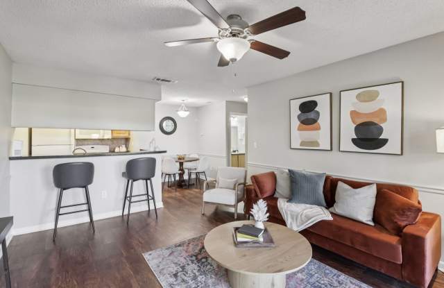 Photo of Lakeside Gardens