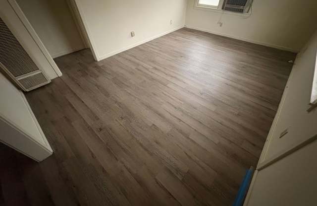 Cute home for rent in Woodlake, Ca