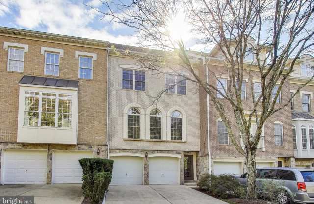 6402 SPRING VIEW Place