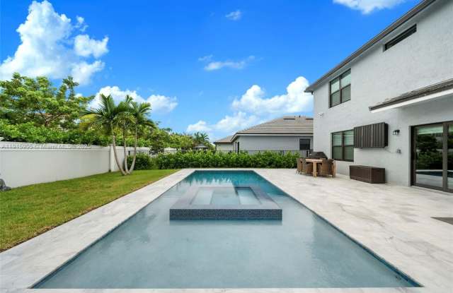 3142 Poinciana Street, Lauderdale Lakes, FL 33311