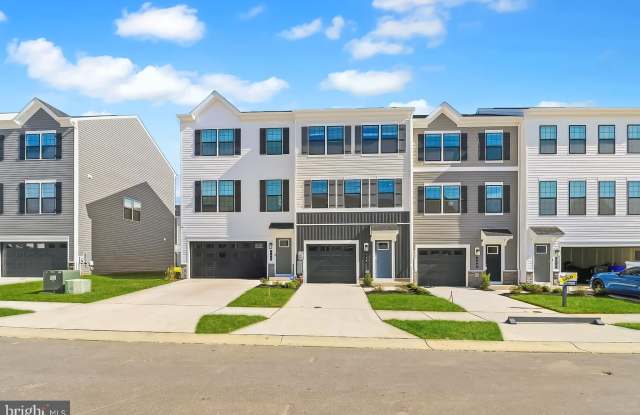 466 STILL FEATHER Avenue