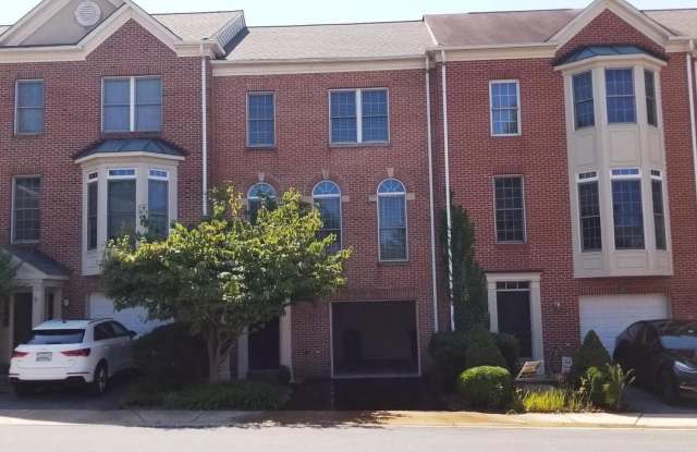 464 WINDING ROSE DR