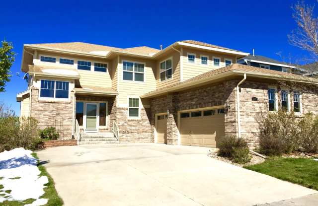 Photo of Stunning 4 Bedroom Home In Cross Creek area of Aurora