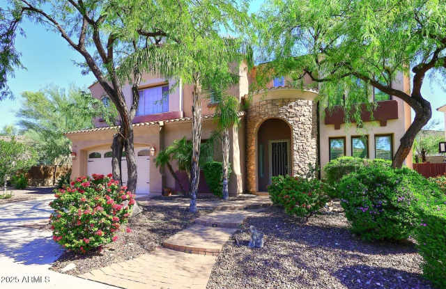 Photo of 2422 E CHARLOTTE Drive