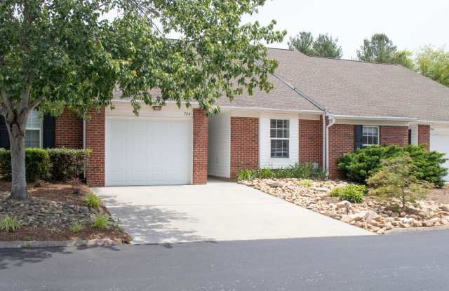 Photo of Updated 2BR 2.5BA Home w/ Lake Access • New Countertops • Patio in Farragut