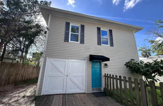 829 N Oleander Avenue unit: 3