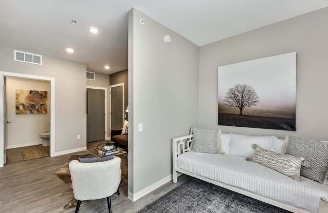 Seventeenth Apartments