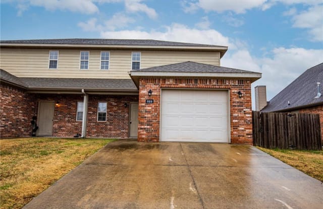 323 Copper Oaks  DR - 323 Copper Oaks Drive, Centerton, AR 72719