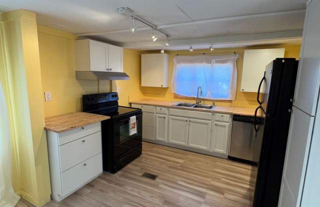 87 Poplar Drive, Alexandria