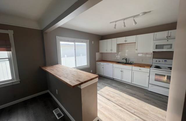 Beautifully Remodeled - 3 bedroom/1 Bath in Eastpointe