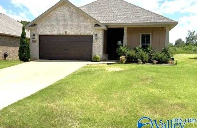 136 Gardencove Circle