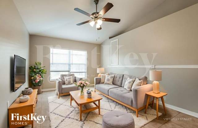 1564 Deerfield Avenue