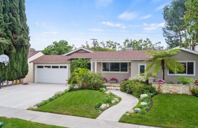 4210 BLUEBELL AVE - 4210 Bluebell Avenue, Los Angeles, CA 91604