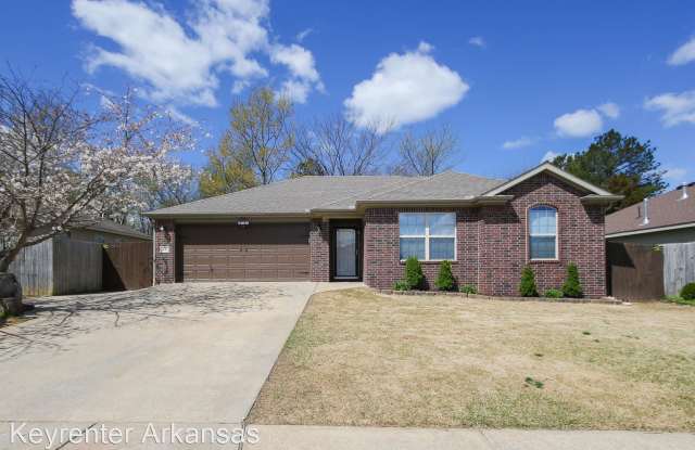 1208 N 31st St - 1208 North 31st Street, Rogers, AR 72756