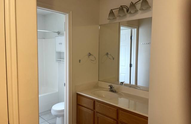 Provo 4bd 3ba Twin-home with Main Floor Master!