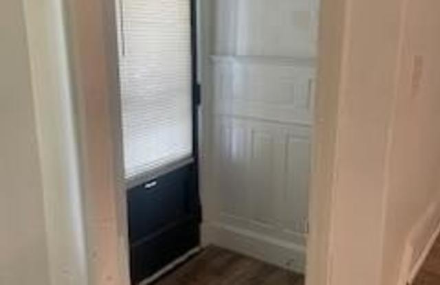 5430 LARCHWOOD Avenue