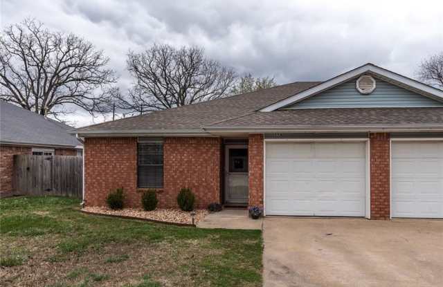 49 Holly  DR Unit #A - 49 Holly Dr, Bentonville, AR 72712