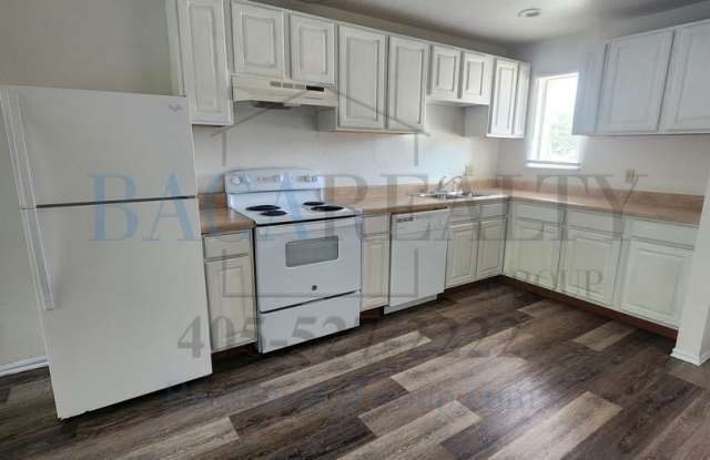 Spacious 2 bedroom 1 bath in Norman!