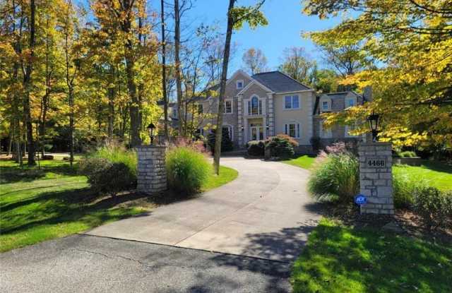 4466 Forest Brooke Court N